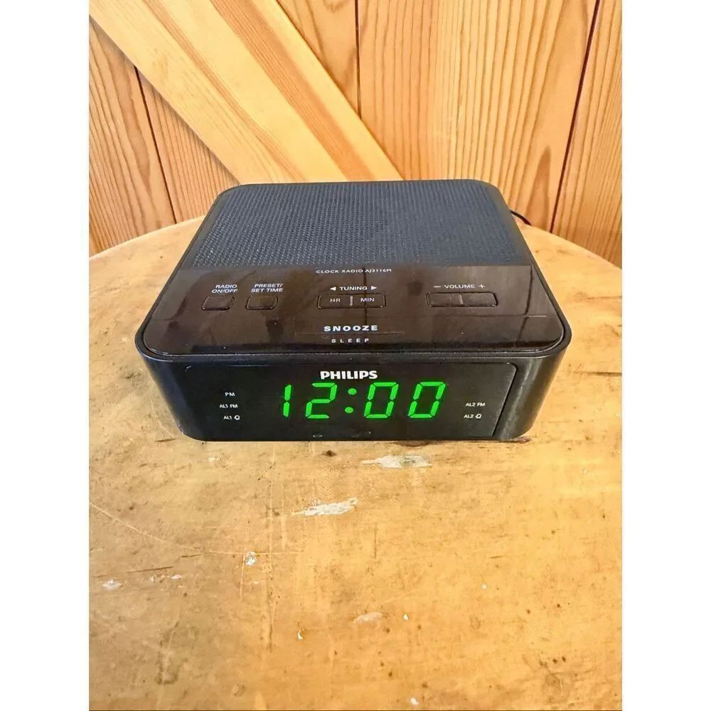 Phillips Digital Clock Radio Two Alarms Battery Backup (6539)